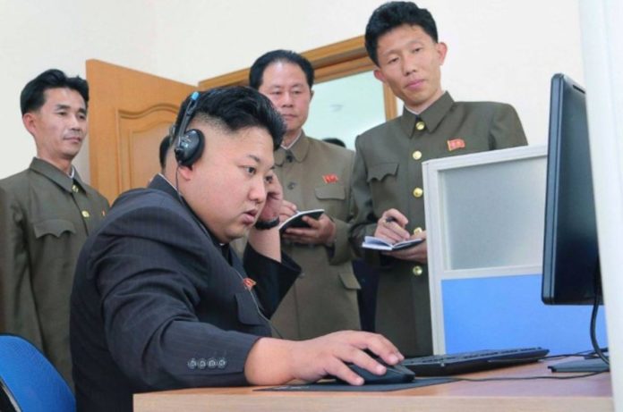 Kim-Jong-Un-using-Internet